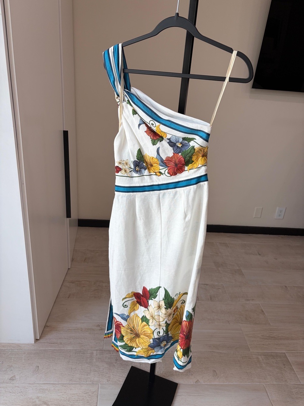 FARM Rio White One-Shoulder Floral Midi Dress with Blue Trim - Picture 9 of 9